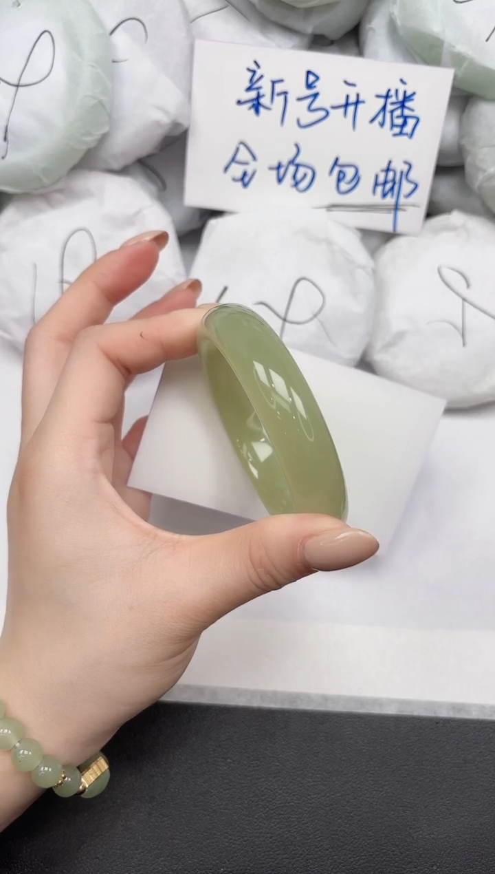 未镶嵌手镯石英质玉58/5657