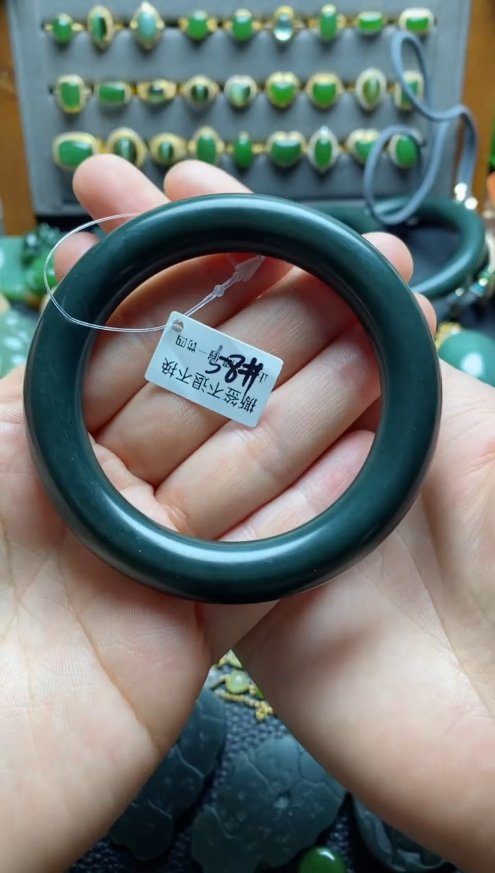 【闪购商品】和田玉58圈口未镶嵌手镯