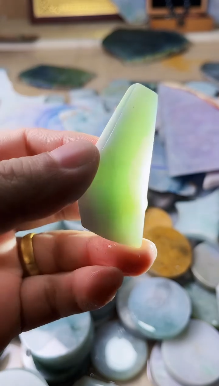 【闪购商品】翡翠挂件未镶嵌翡翠A货郭壹774