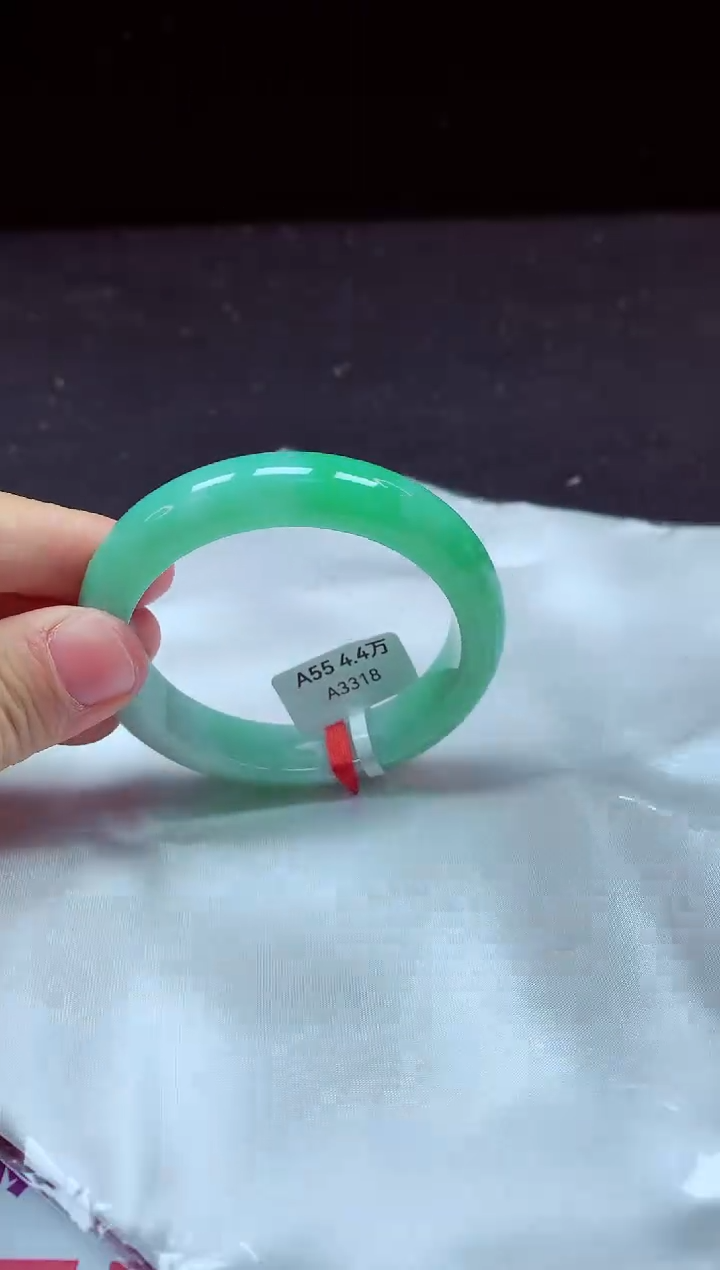 【闪购商品】翡翠手镯未镶嵌镯子55+