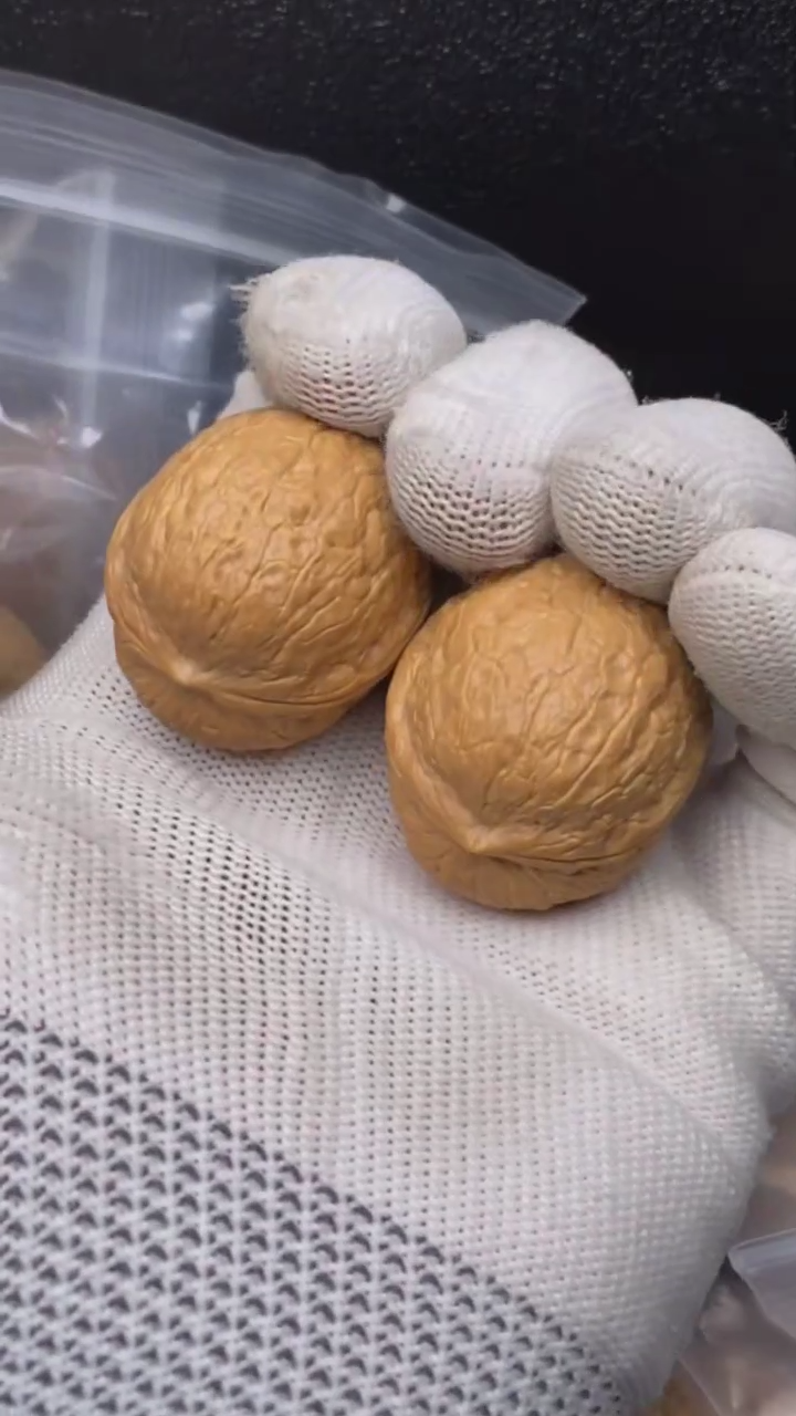 【闪购商品】文玩核桃把件蛇皮球