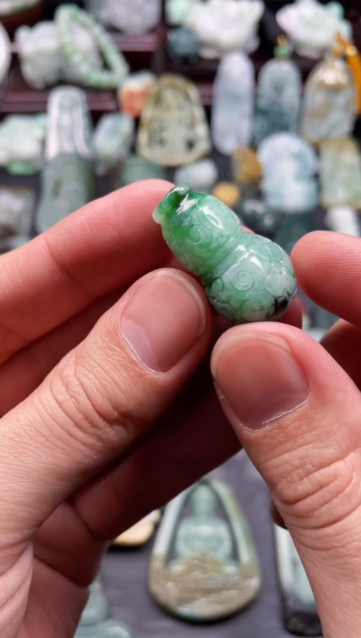 颈饰未镶嵌翡翠23  天然翡翠a货  葫芦