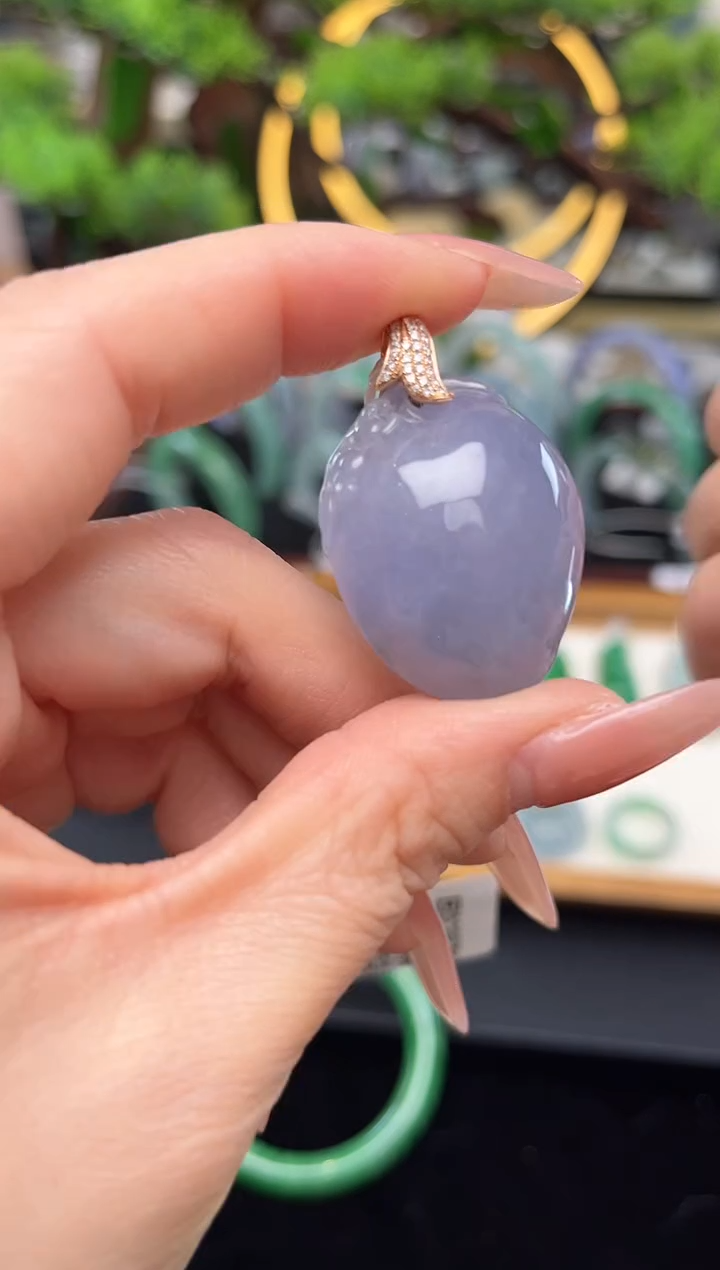 颈饰18K金镶嵌翡翠吊坠