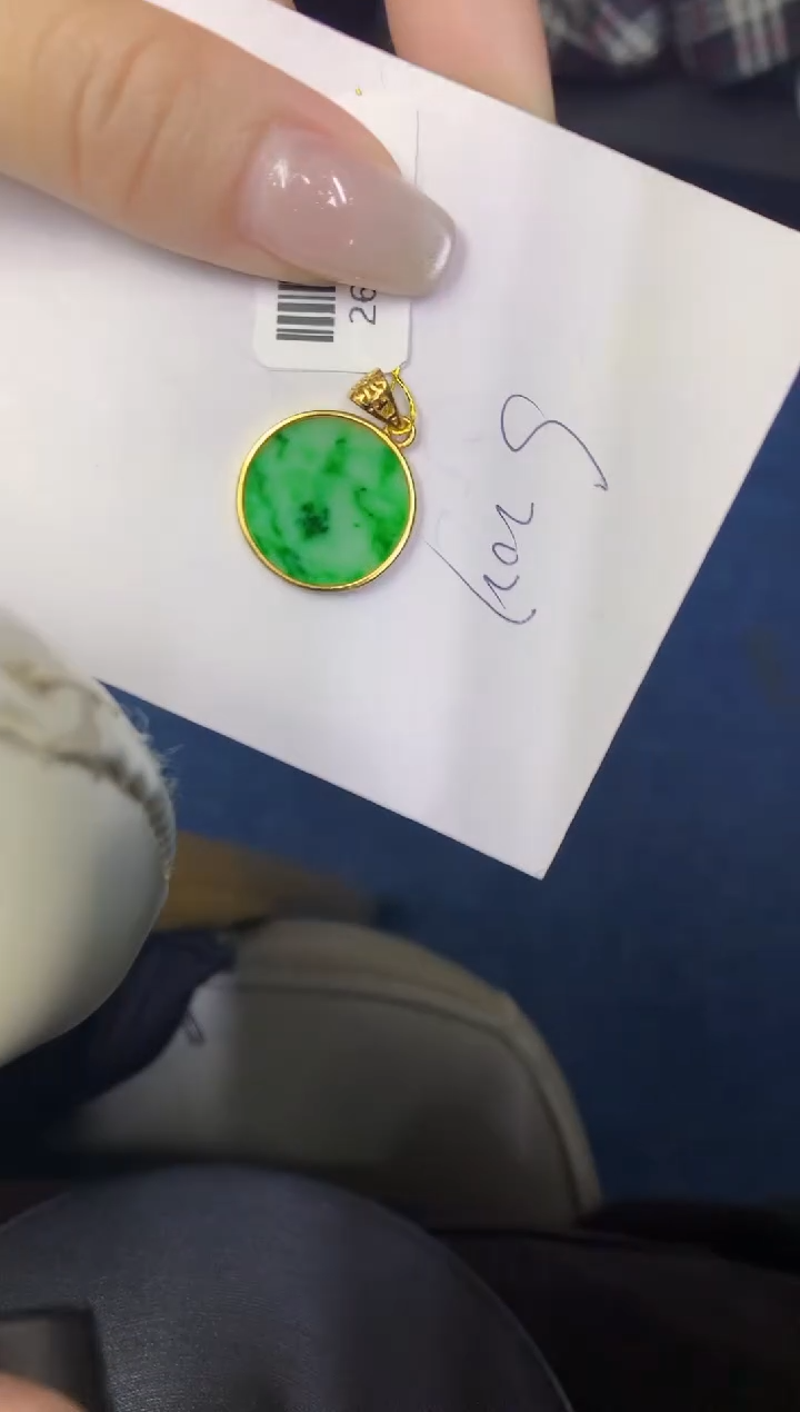 翡翠未镶嵌颈饰缅甸天然翡翠A货