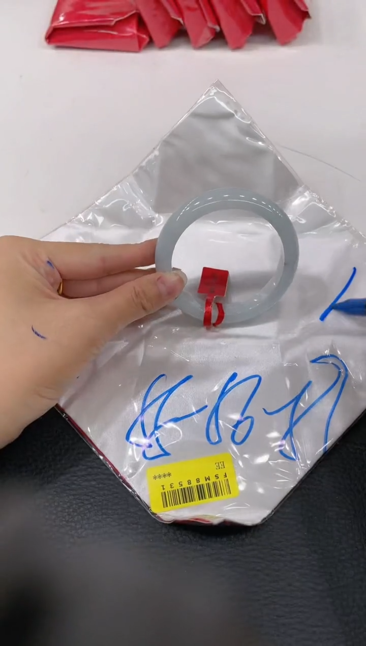 【闪购商品】翡翠手镯未镶嵌手镯