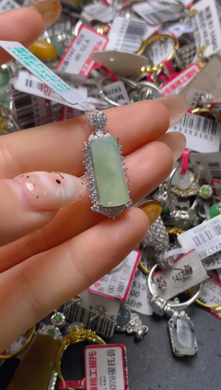 银S925镶嵌戒指翡翠百内无证书