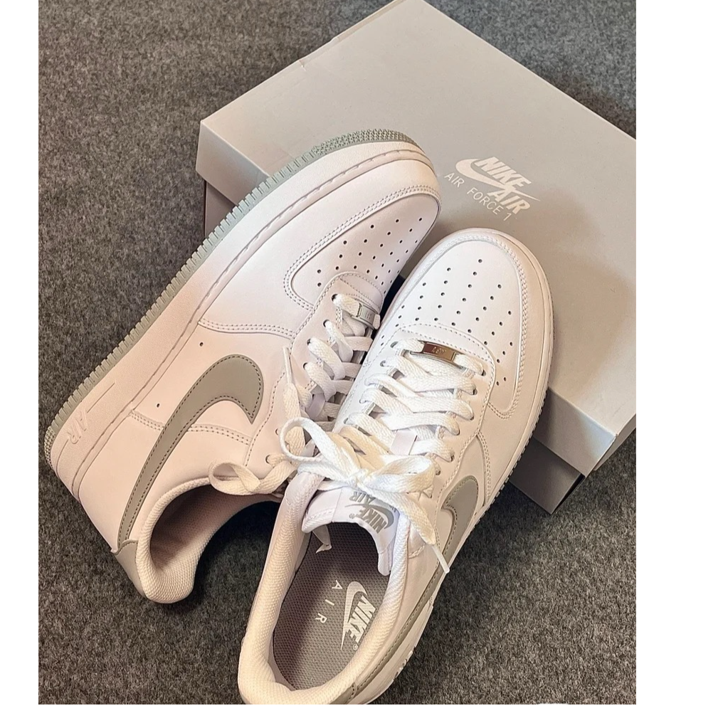 NIKE/耐克Air Force 1 经典舒适低帮休闲板鞋男款白灰FJ4146100