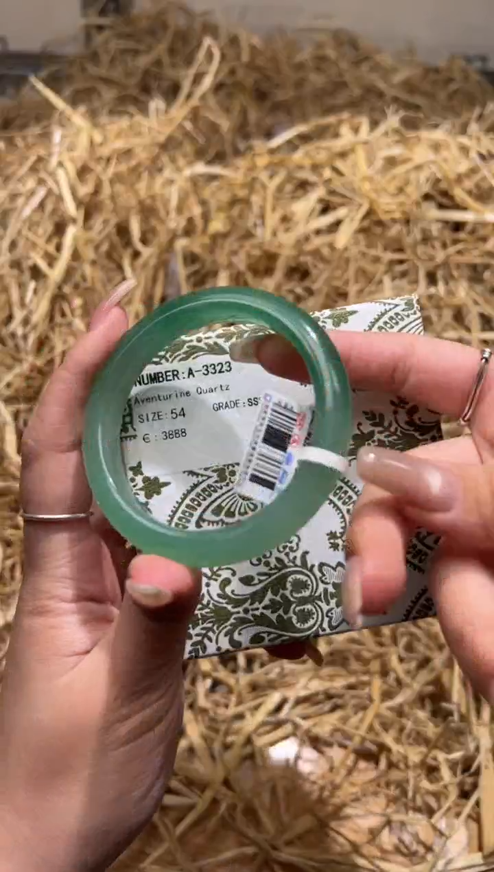 未镶嵌手镯石英质玉A3323B