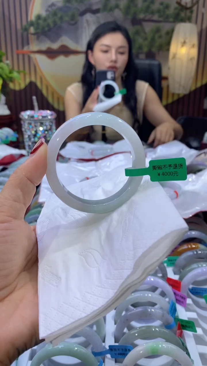 翡翠手镯未镶嵌多人04355