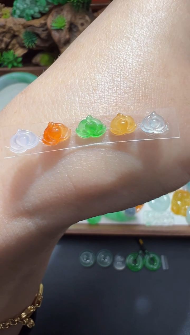 未镶嵌定制翡翠莲花