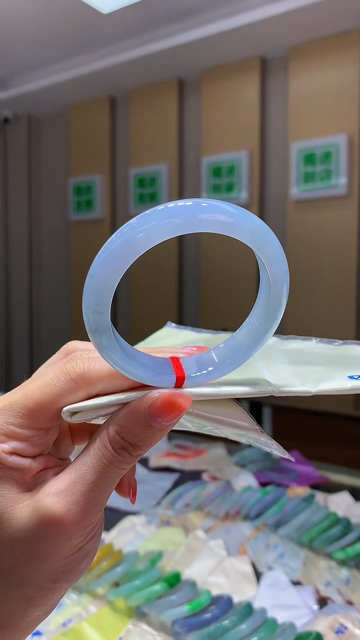 未镶嵌手镯翡翠-Q252 圈口55.4