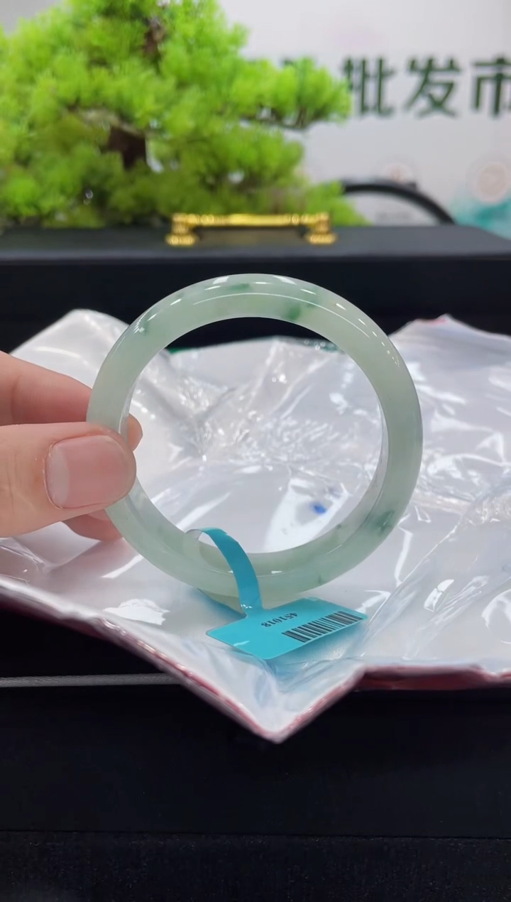 【闪购商品】翡翠手镯未镶嵌手镯