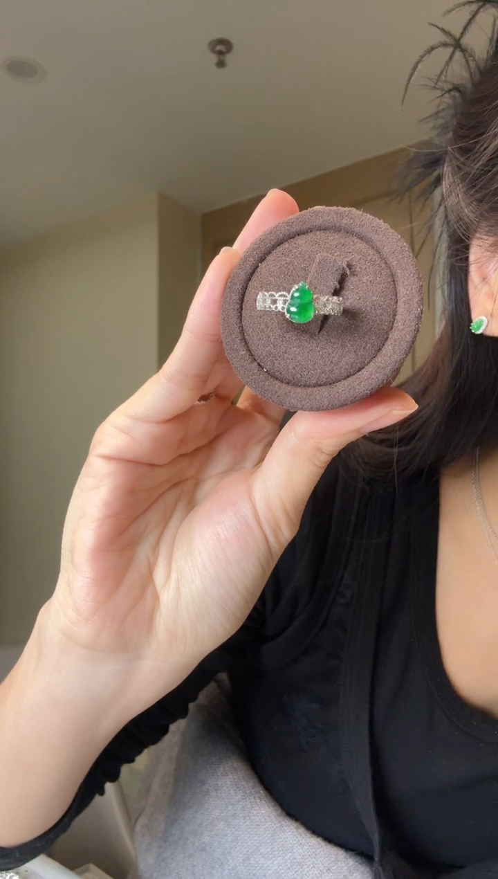 【闪购商品】翡翠戒指银S925镶嵌葫芦戒指