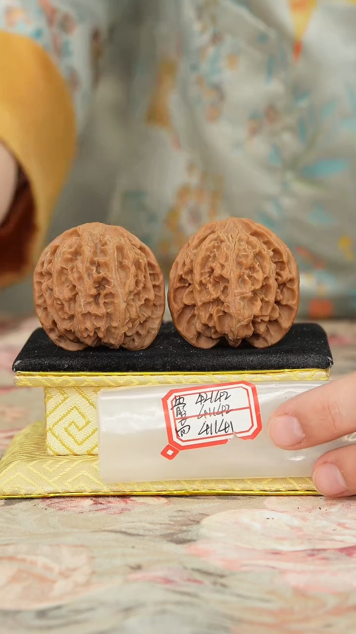 【闪购商品】文玩核桃把件苹果园