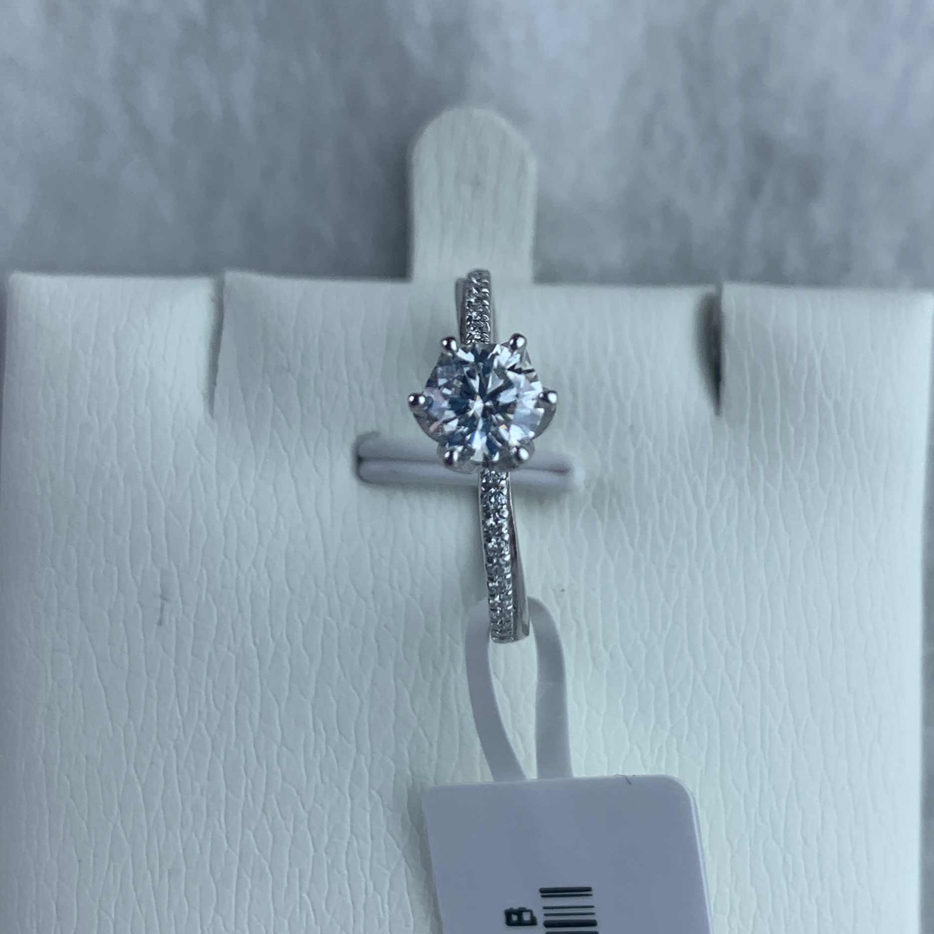 铂金镶嵌戒指Z026