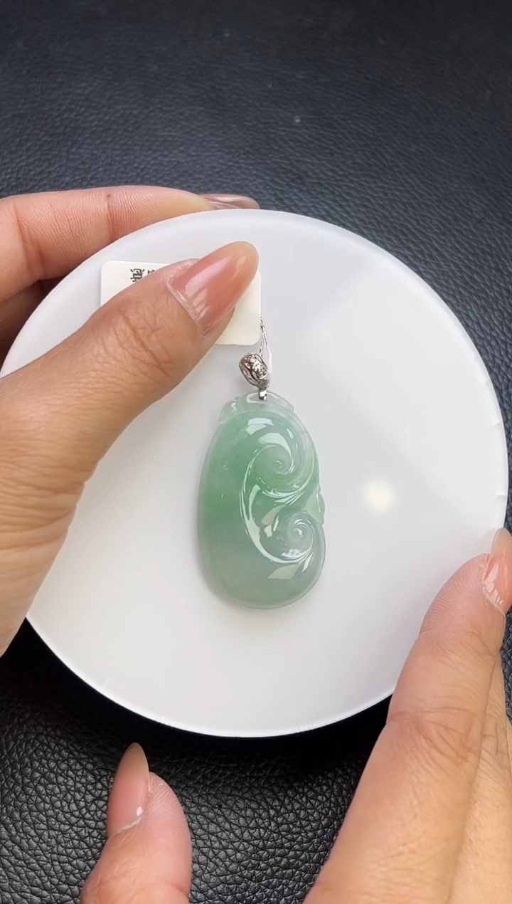 【闪购商品】翡翠颈饰18K金镶嵌YM1-1 如意