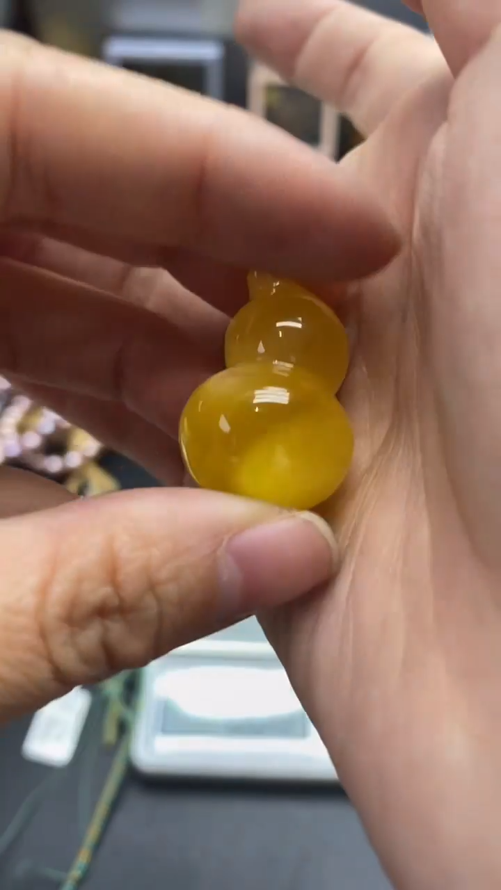 琥珀未镶嵌珠宝奇石86