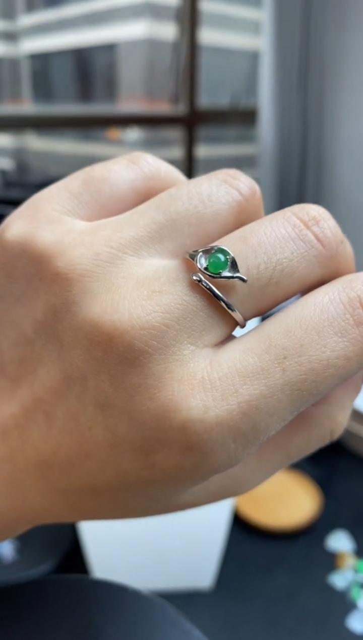 【闪购商品】定制翡翠银S925镶嵌翡翠戒指~