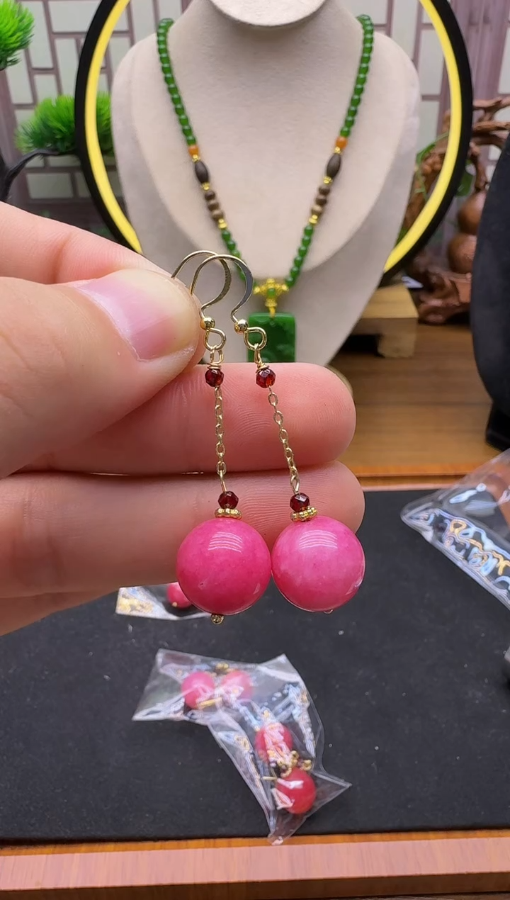 14K金镶嵌菱锰矿（红纹石）耳钉E159        