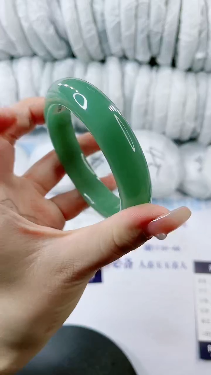 【闪购商品】石英质玉手镯未镶嵌0800159425-