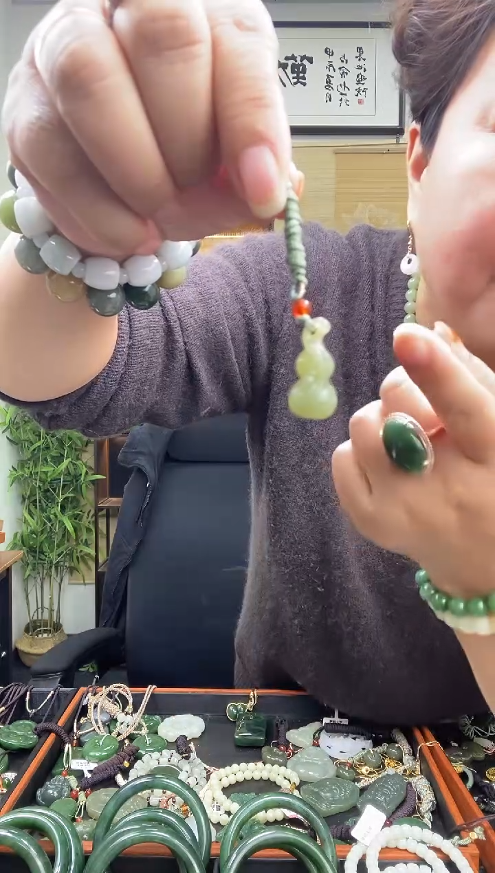 颈饰未镶嵌和田玉多样性发一  1070