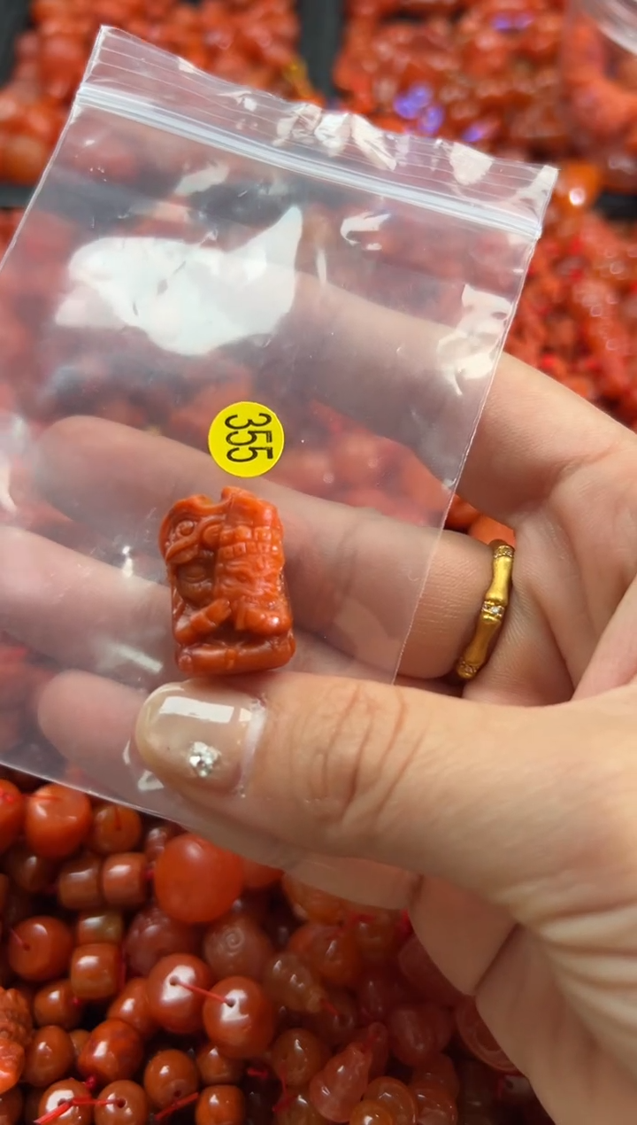 【闪购商品】南红玛瑙颈饰未镶嵌1