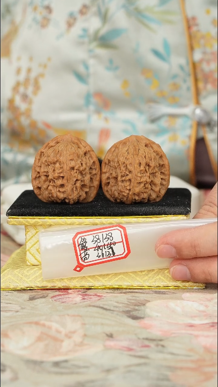 【闪购商品】文玩核桃把件赵喜满南将石