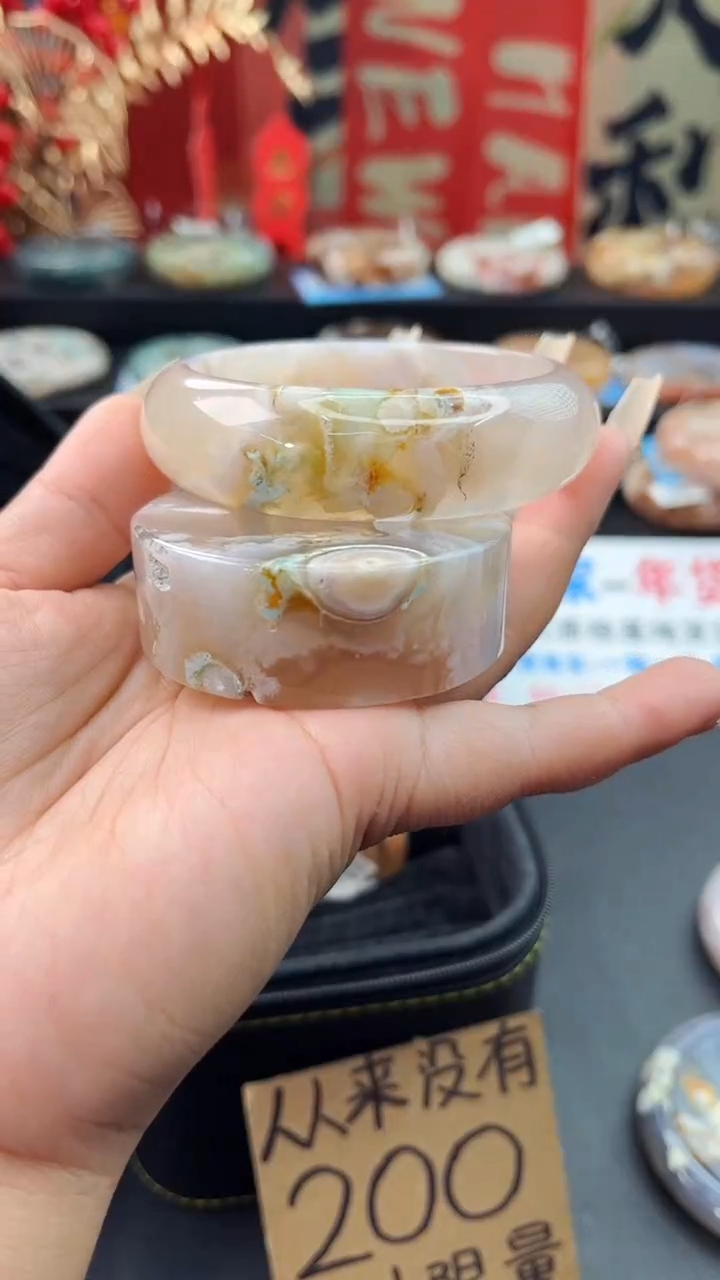 【闪购商品】石英质玉手镯未镶嵌赠送镯心（57圈口）