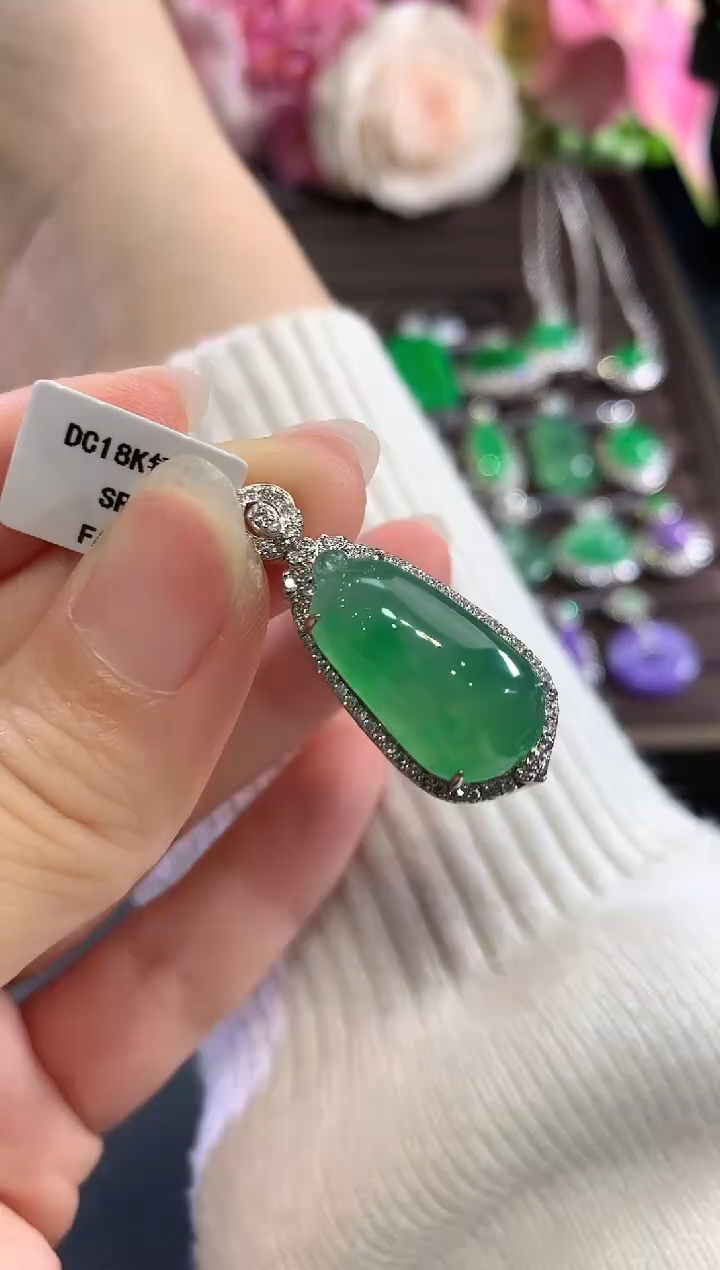 吊坠(不含链)18K金镶嵌翡翠b64