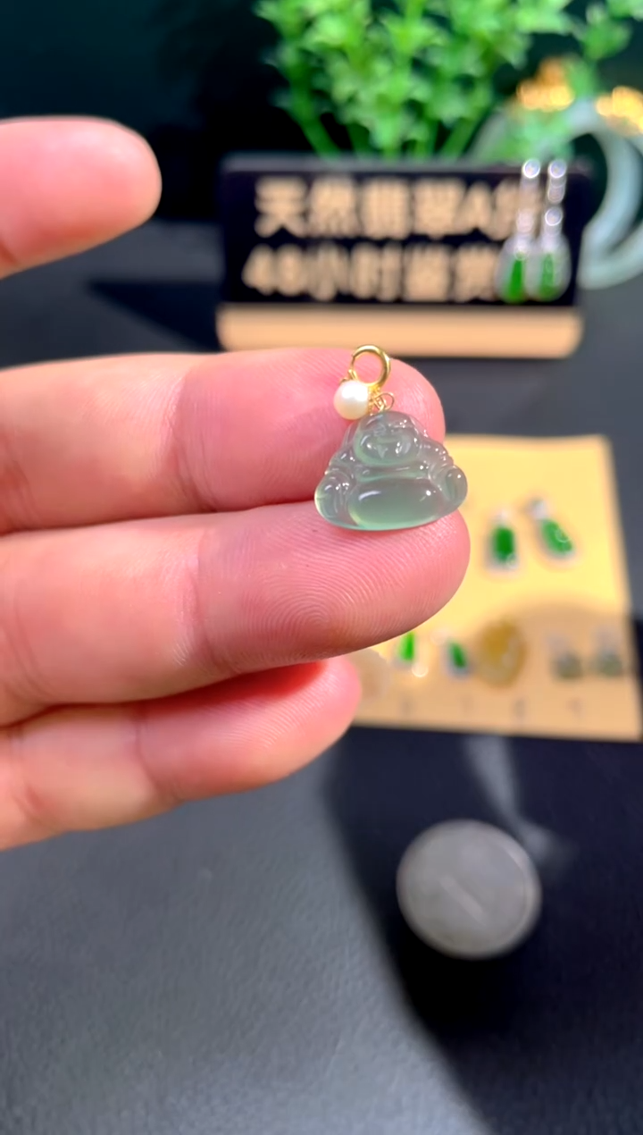 颈饰18K金镶嵌翡翠翡翠