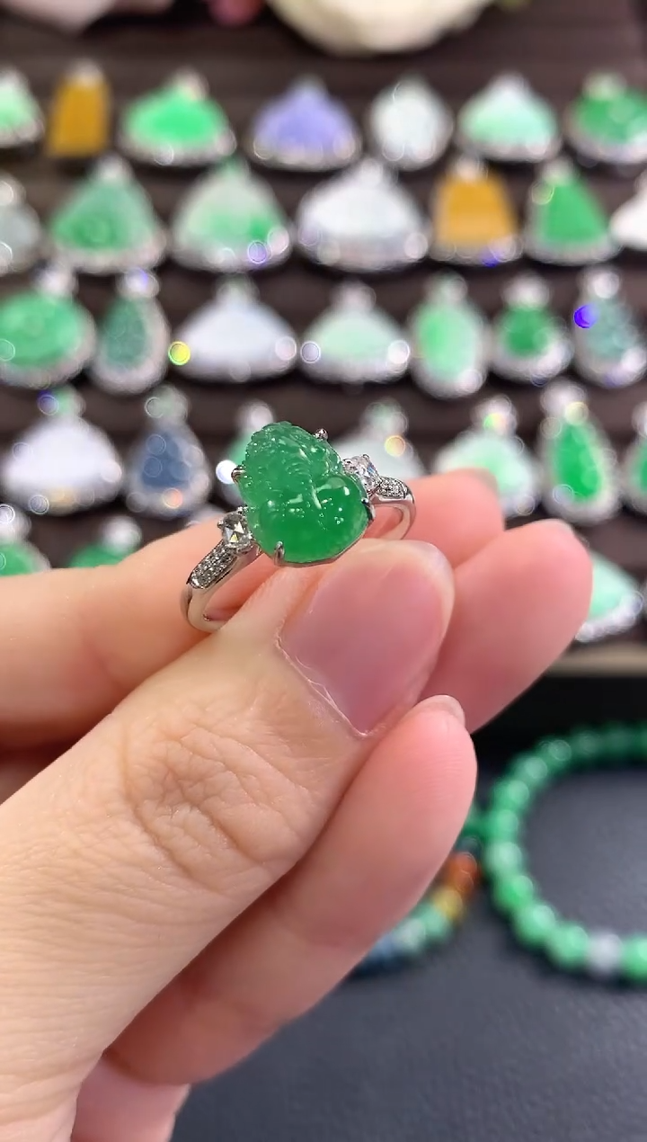 18K金镶嵌戒指翡翠b86    