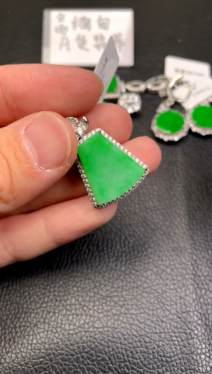 【闪购商品】翡翠吊坠(不含链)银S925镶嵌吊坠