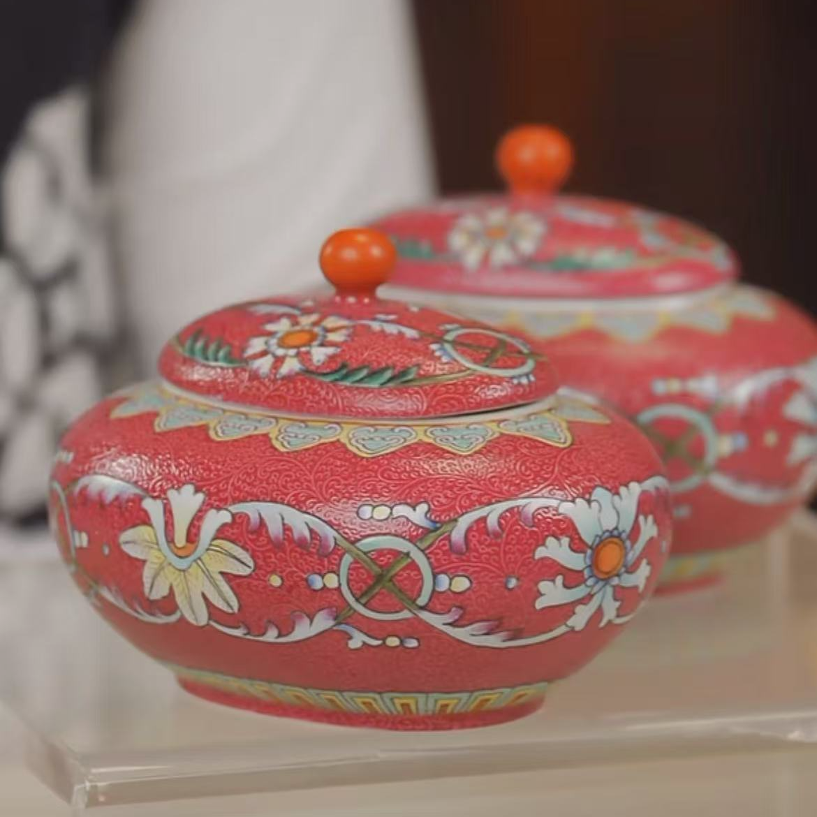 国呈拍卖古董瓷器