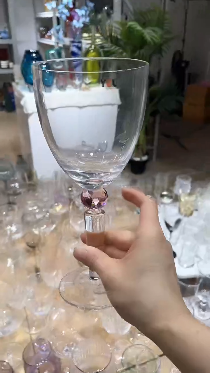 【闪购商品】水晶玻璃1只中间粉钻造型红酒杯