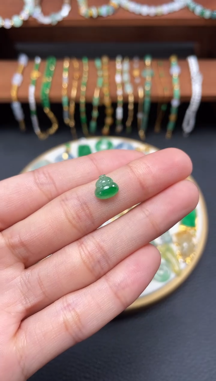 【闪购商品】翡翠吊坠(不含链)未镶嵌一个   JK263