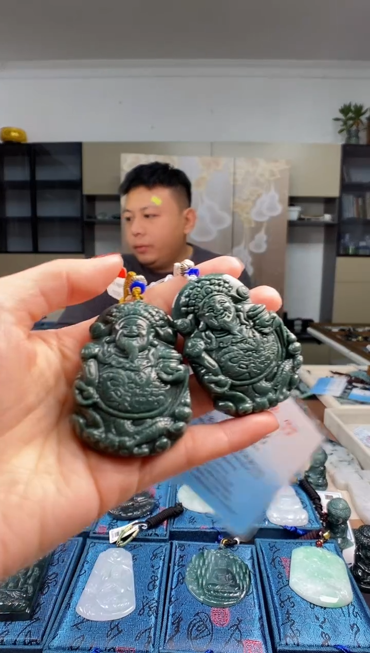 颈饰未镶嵌翡翠多样性发其一