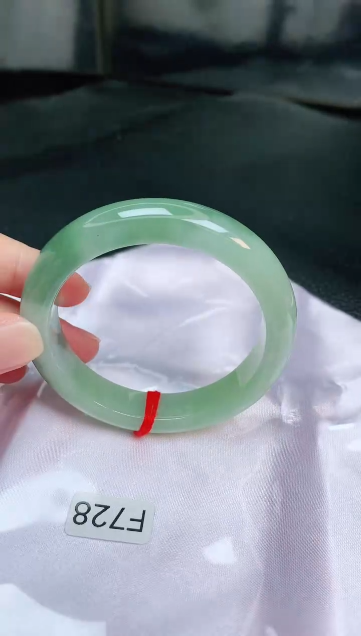 翡翠未镶嵌手镯缅甸天然A货翡翠手镯