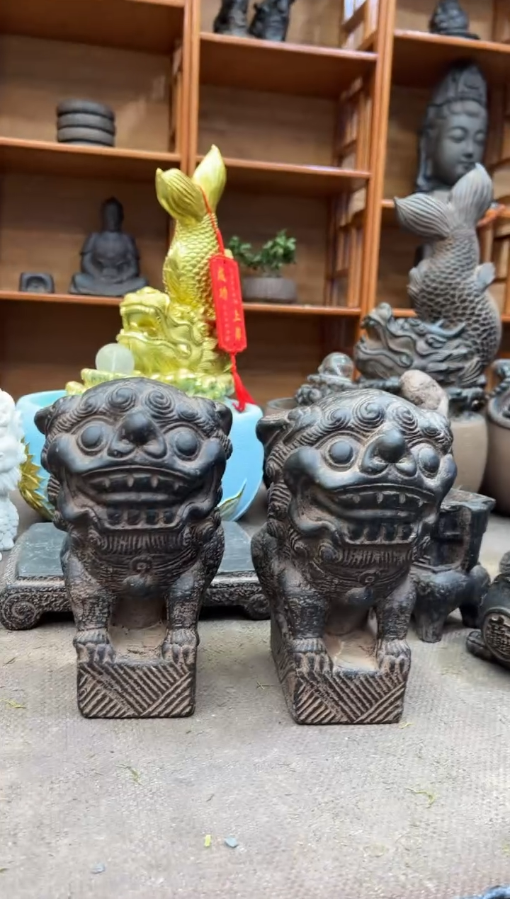 陶土【火山泥】案头狮一对