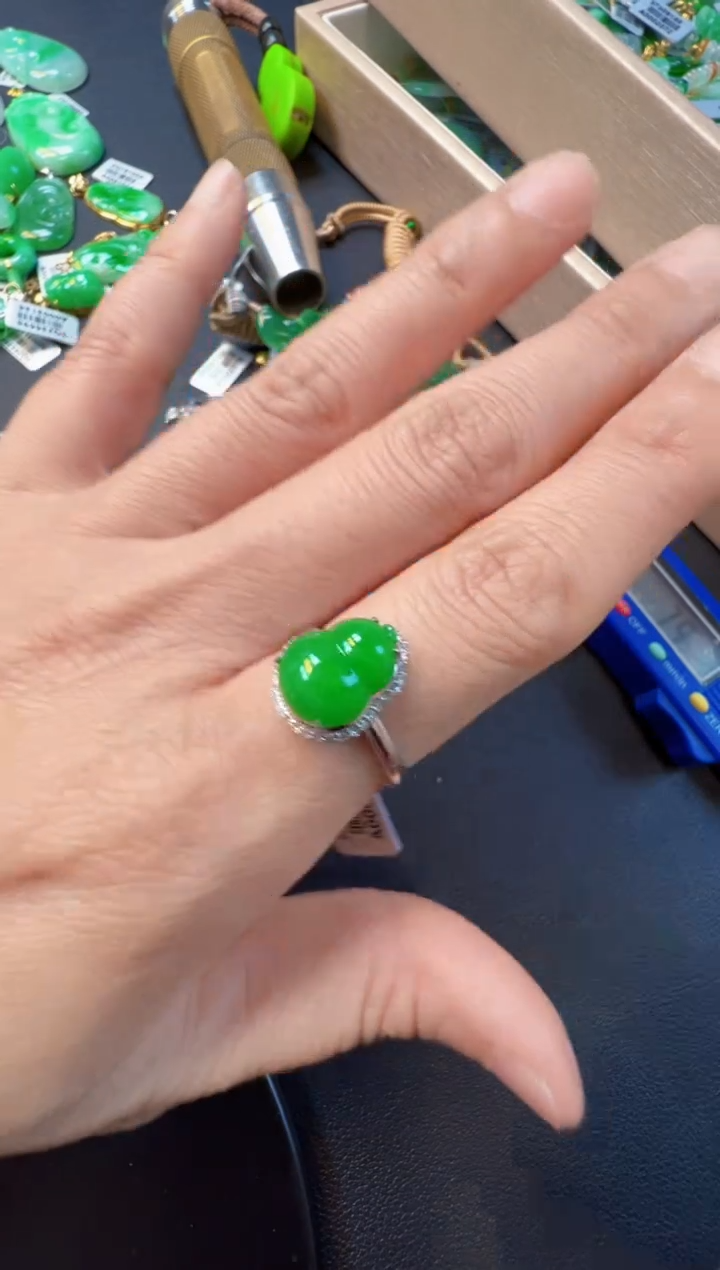 【闪购商品】翡翠戒指18K金镶嵌8800元