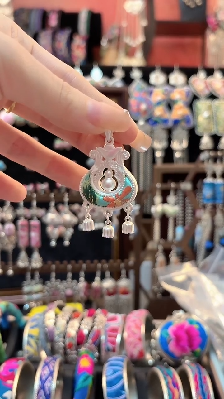 织绣 云织谣民族风精美饰品   337