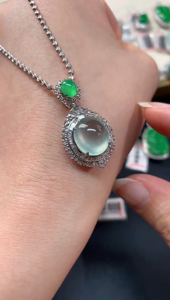 【闪购商品】翡翠吊坠(不含链)18K金镶嵌A105|26800