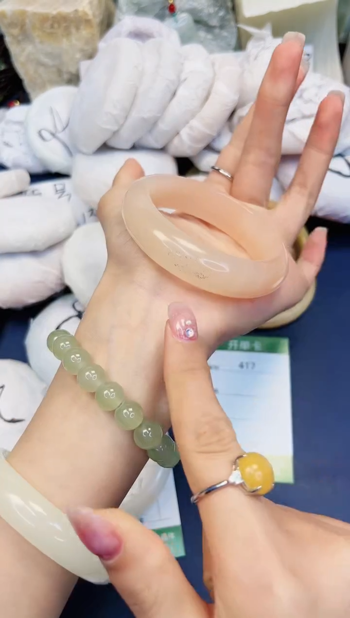 【闪购商品】石英质玉手镯未镶嵌417