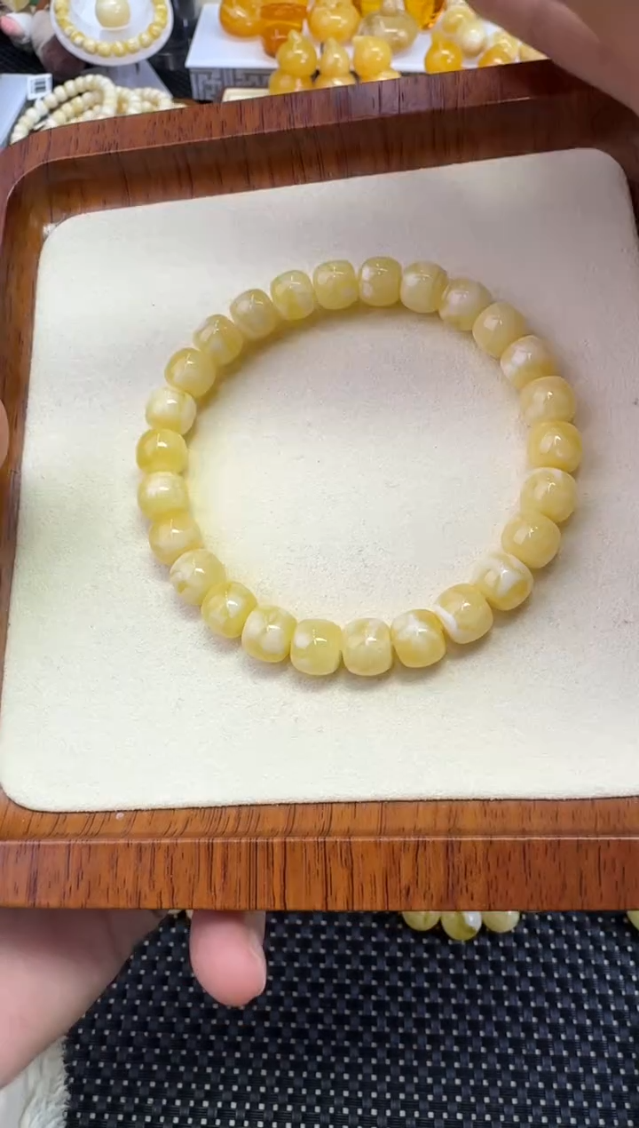 裸石琥珀未镶嵌宝衡 钟爱A++奶浓百花毕业 8.5mm