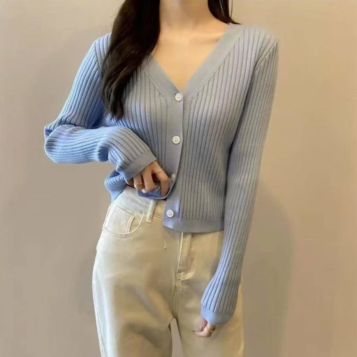 气质洋气短款时尚修身韩版春秋显瘦毛衣长袖针织百搭v领