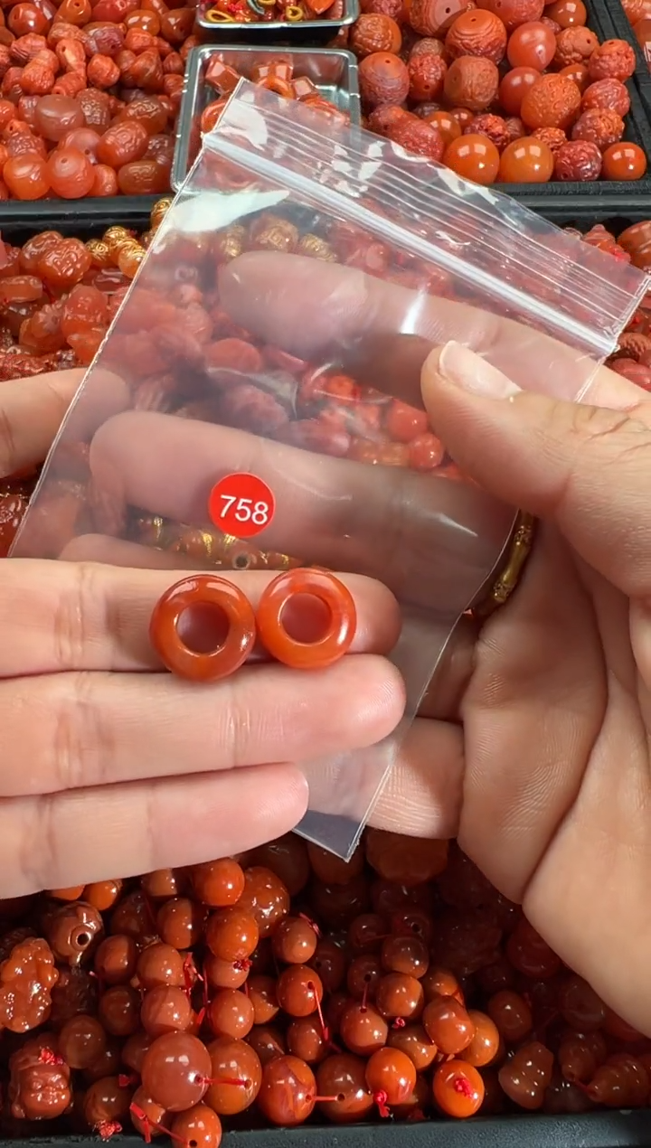 【闪购商品】南红玛瑙颈饰未镶嵌1
