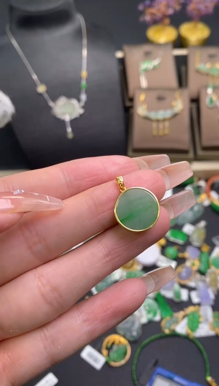 【闪购商品】翡翠颈饰18K金镶嵌净货18495