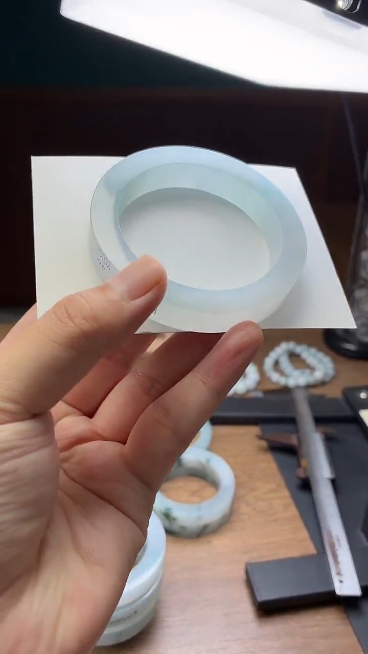 未镶嵌手镯定制翡翠满**河定制