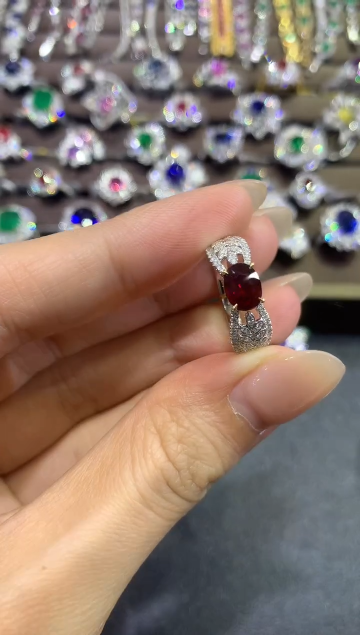 【闪购商品】红宝石戒指18K金镶嵌a88   