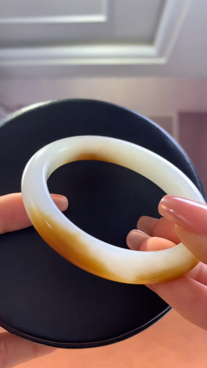 【闪购商品】和田玉手镯未镶嵌新疆糖白贵妃手镯53