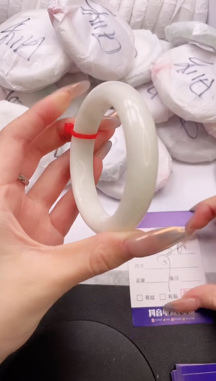 【闪购商品】和田玉手镯未镶嵌30K379-57